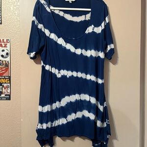 Rose & Olive Navy and White Tie-Dye Short Sleeve Top
